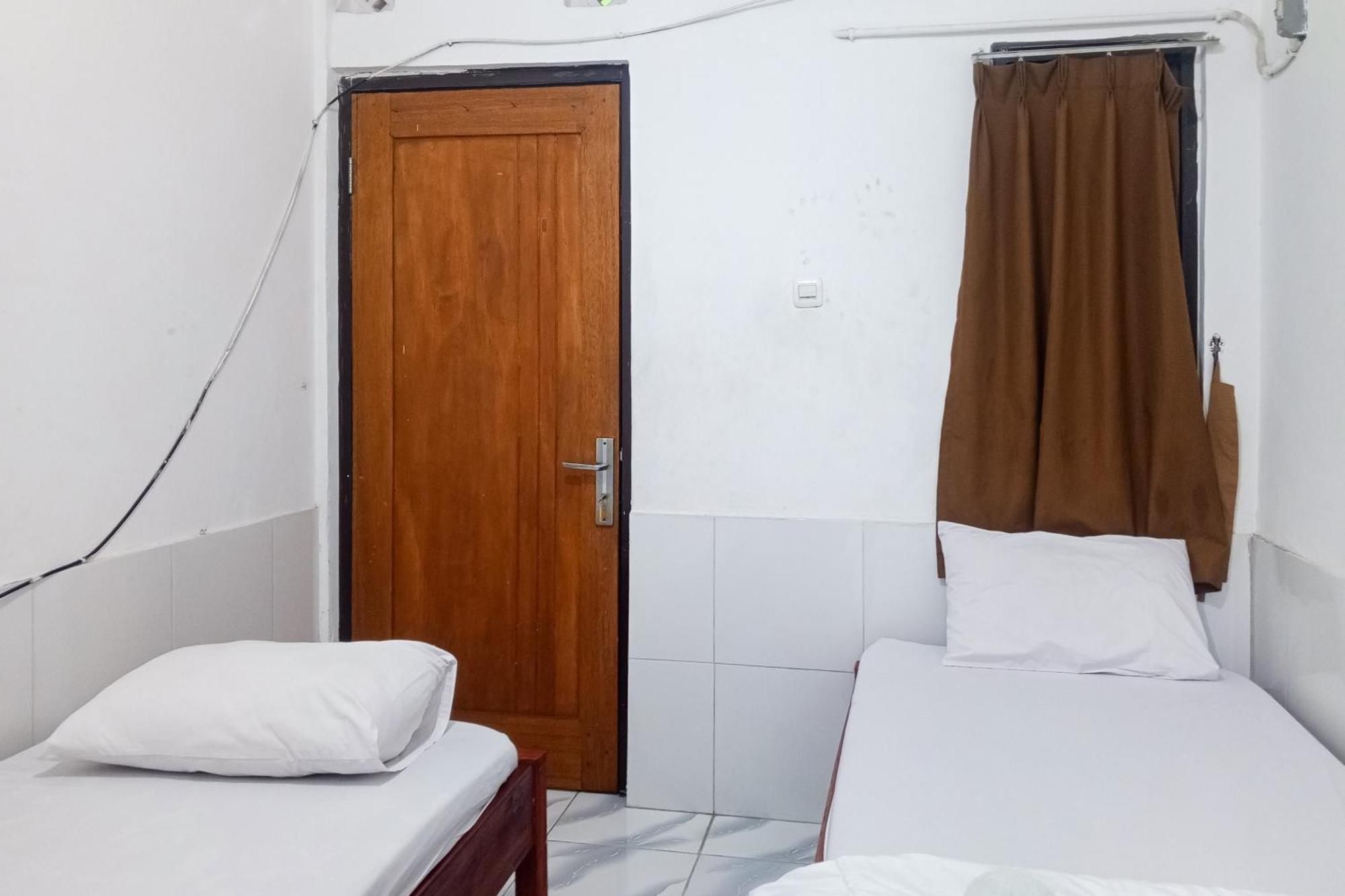 Готель Malibu Syariah Bogor Redpartner Екстер'єр фото