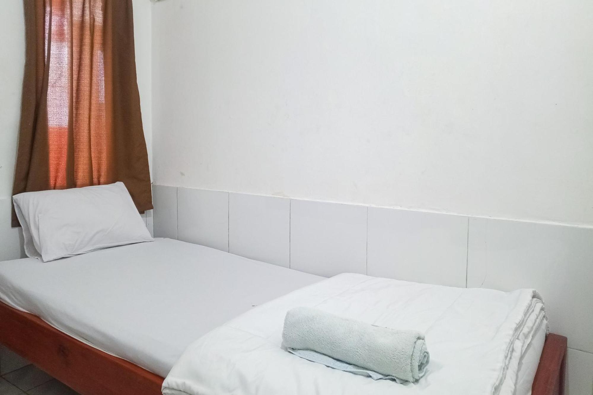 Готель Malibu Syariah Bogor Redpartner Екстер'єр фото