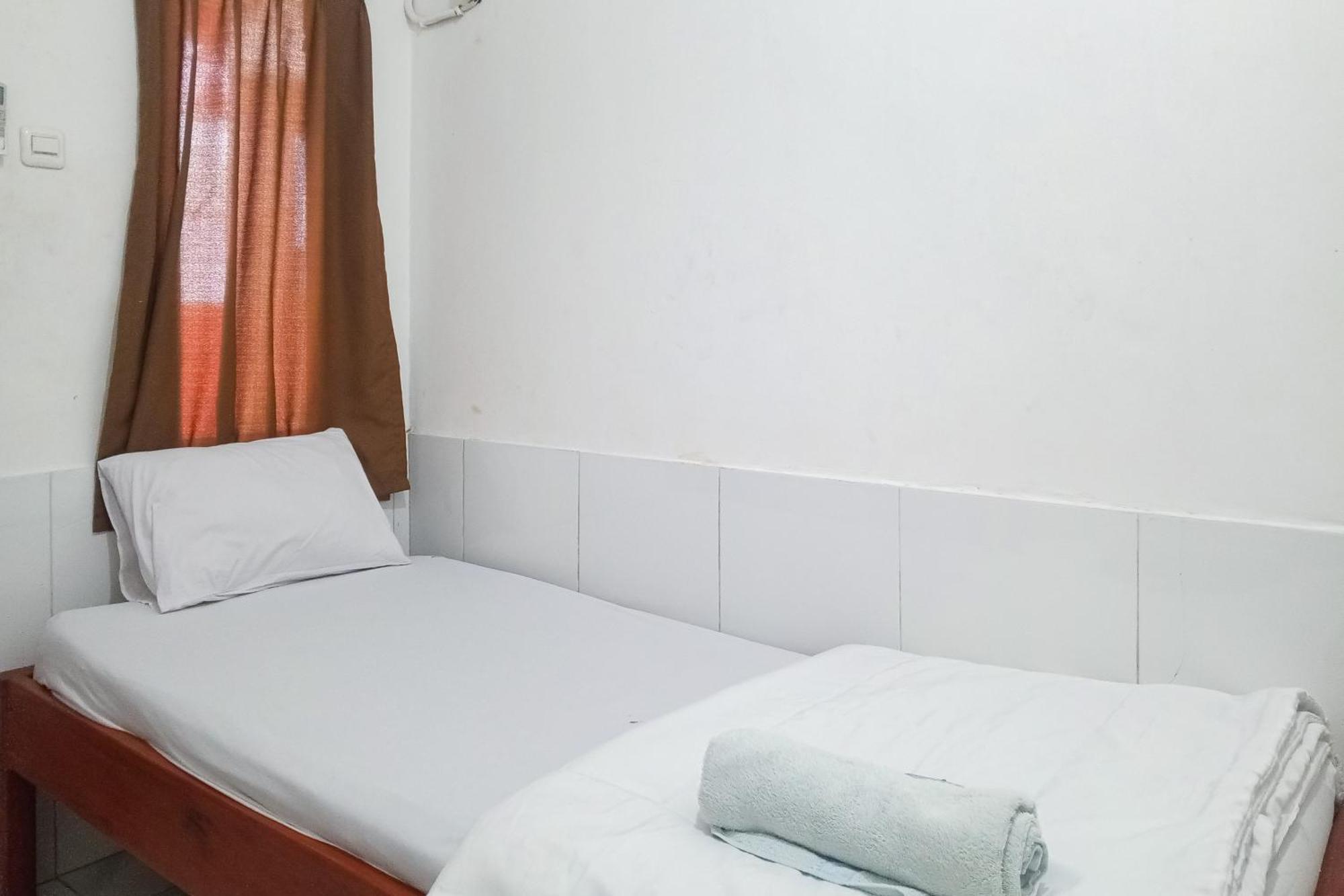 Готель Malibu Syariah Bogor Redpartner Екстер'єр фото