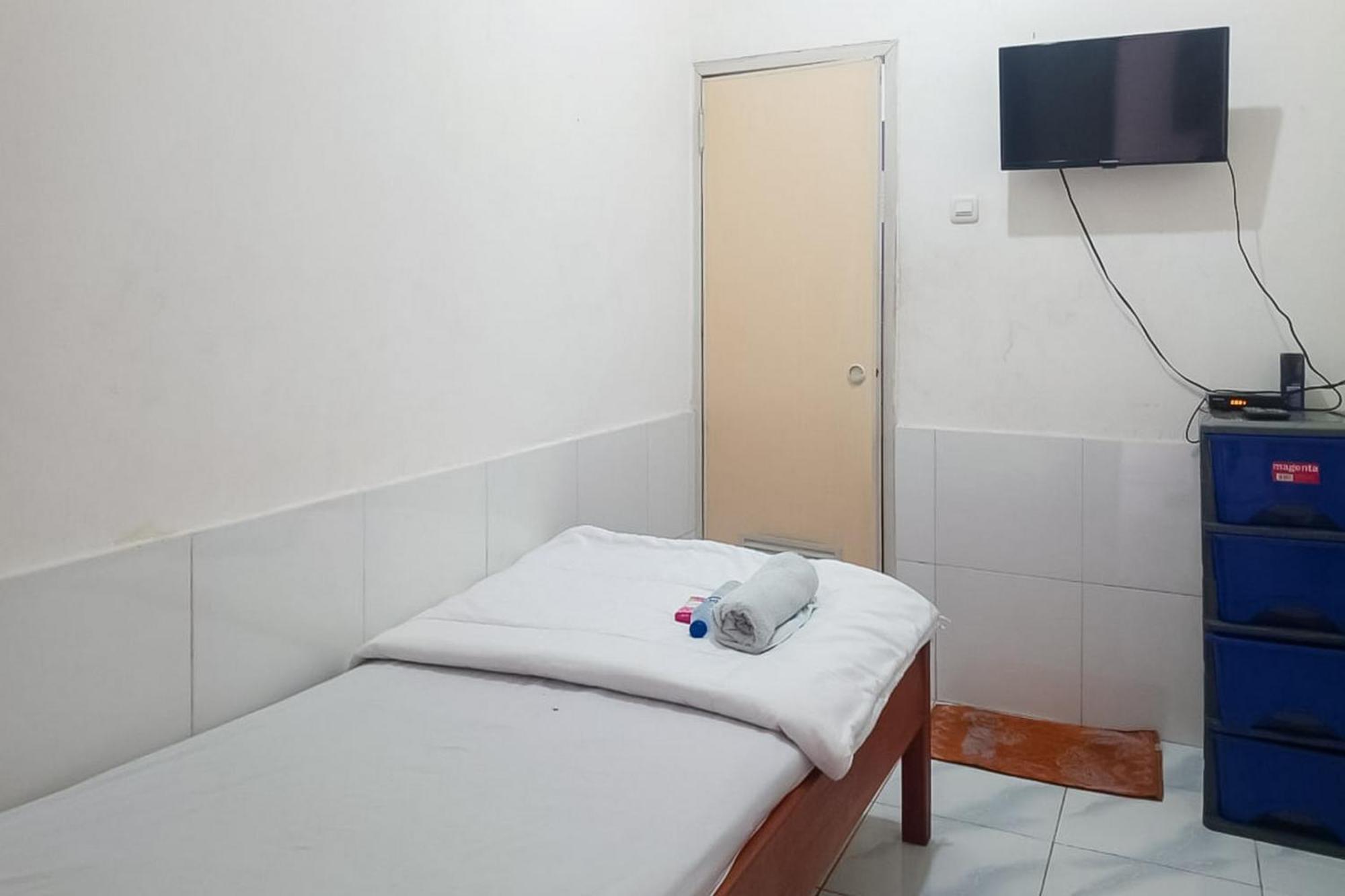 Готель Malibu Syariah Bogor Redpartner Екстер'єр фото