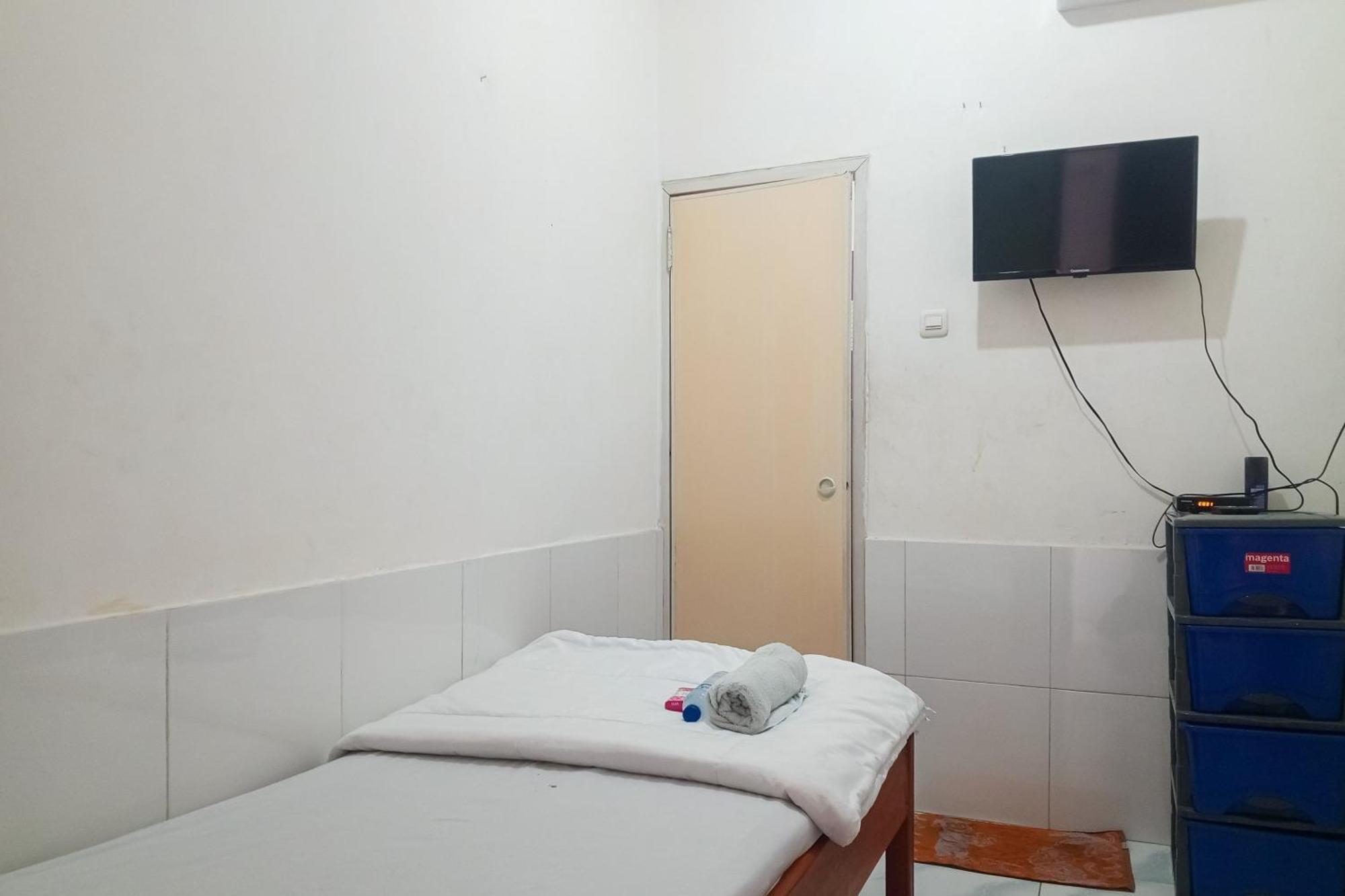 Готель Malibu Syariah Bogor Redpartner Екстер'єр фото
