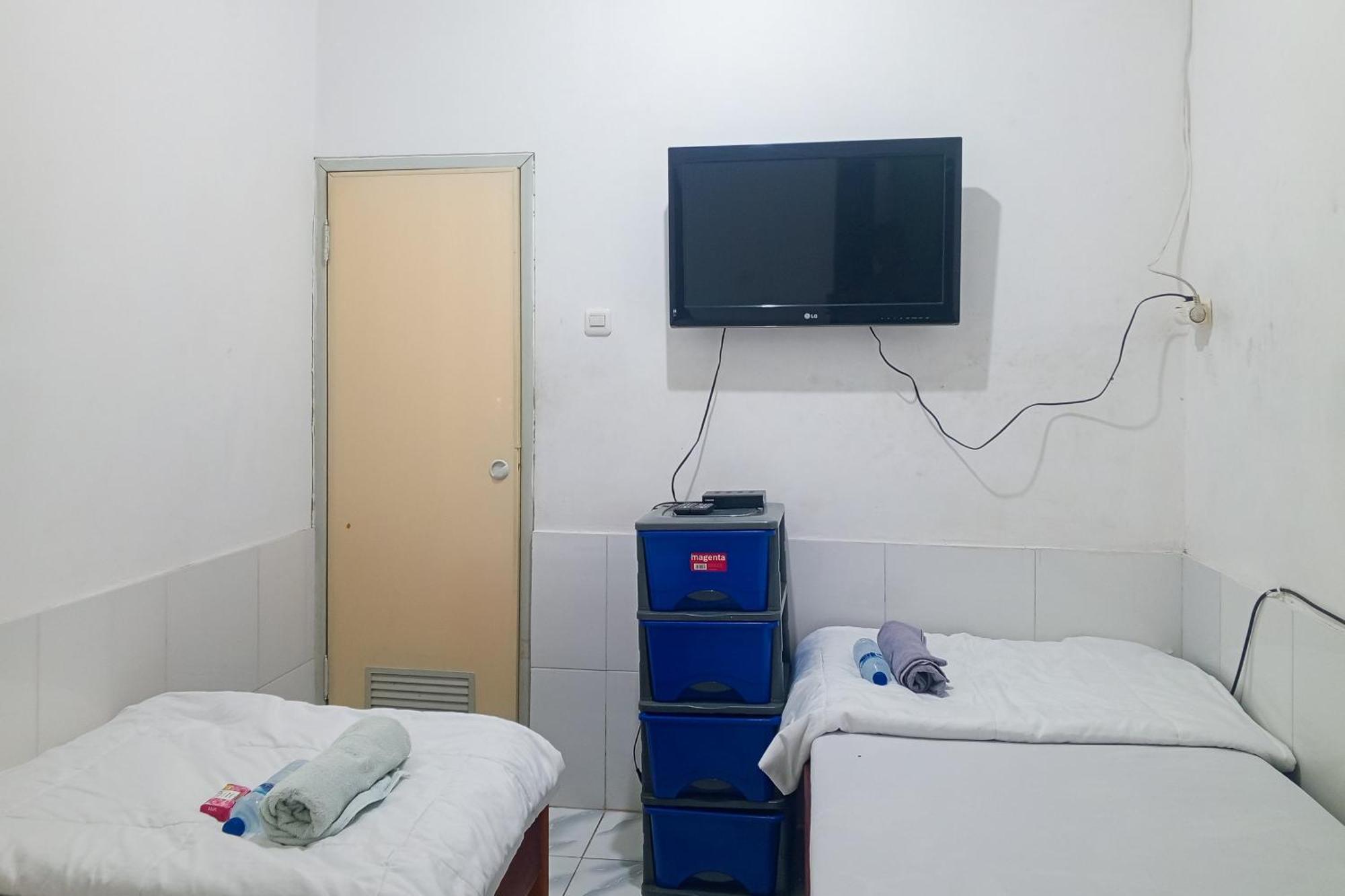 Готель Malibu Syariah Bogor Redpartner Екстер'єр фото