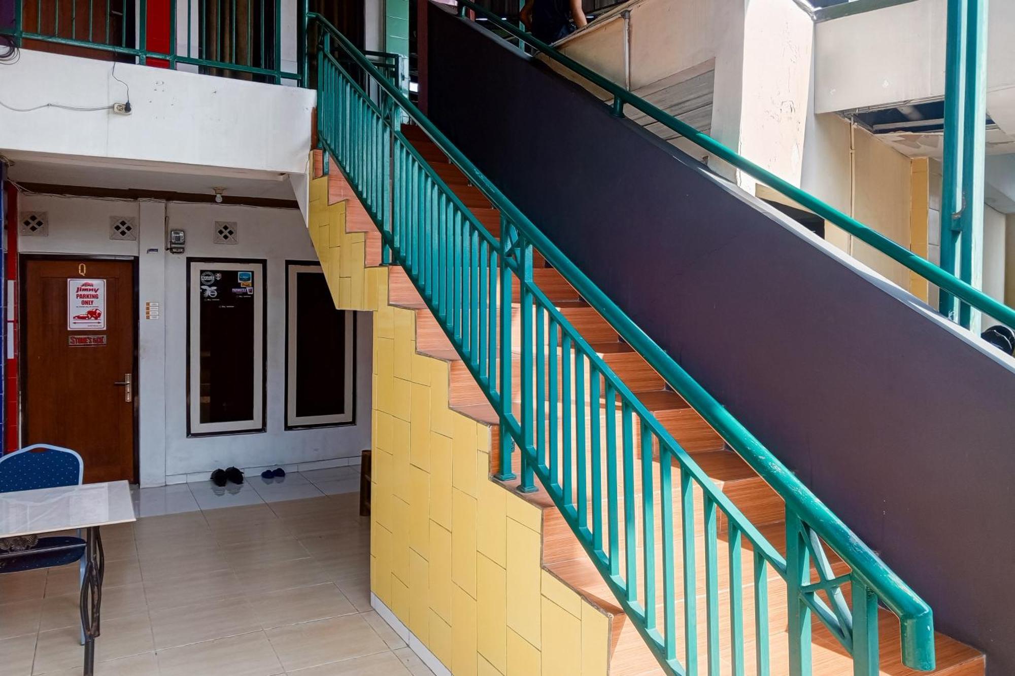 Готель Malibu Syariah Bogor Redpartner Екстер'єр фото